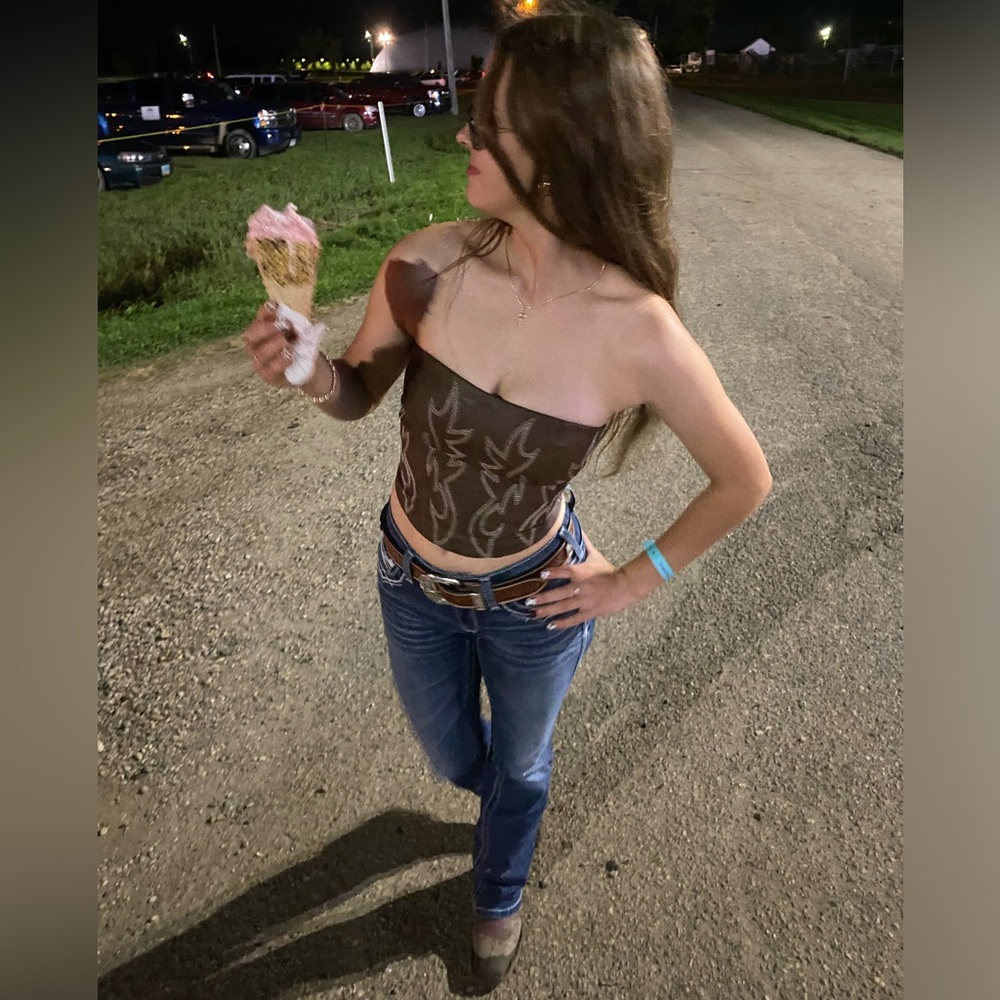 Meet your Posher, Lauren